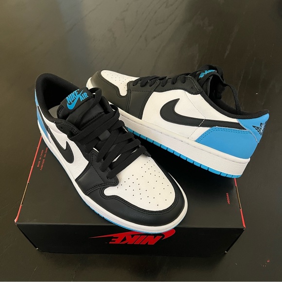 dark blue jordans low